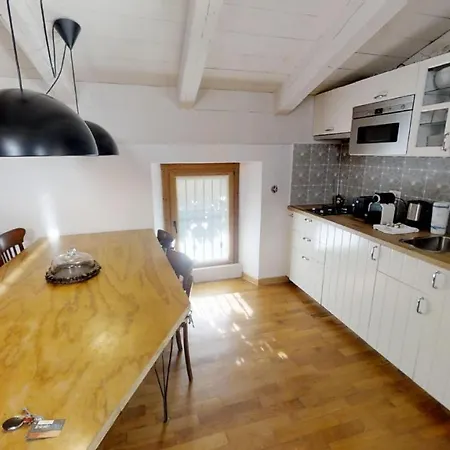 Triestevillas Commerciale - Quiet Area Apartment *